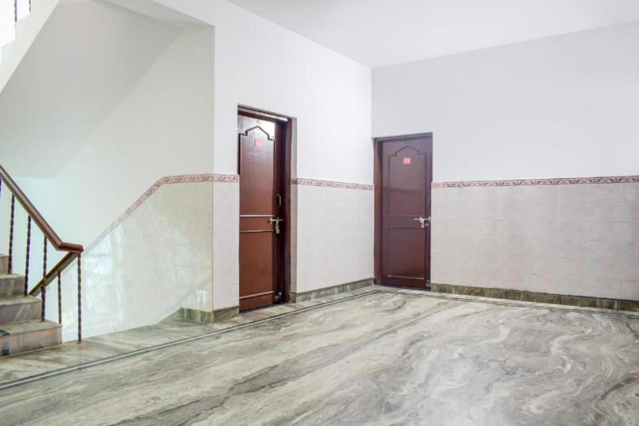 Goroomgo Elite Near Shri Shiridi Sai Mandir - Prime Location With Spacious - Best In Bhubaneswar