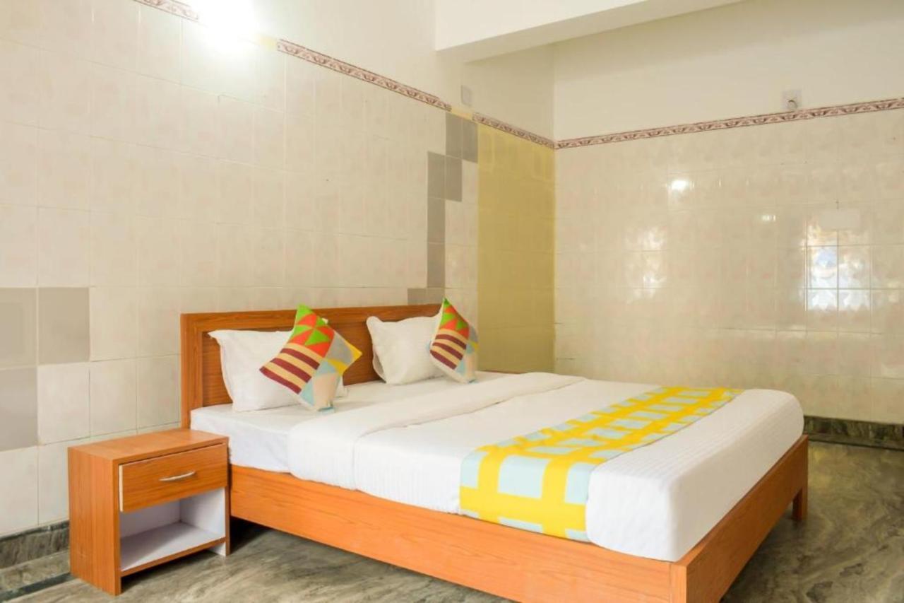 Goroomgo Elite Near Shri Shiridi Sai Mandir - Prime Location With Spacious - Best In
